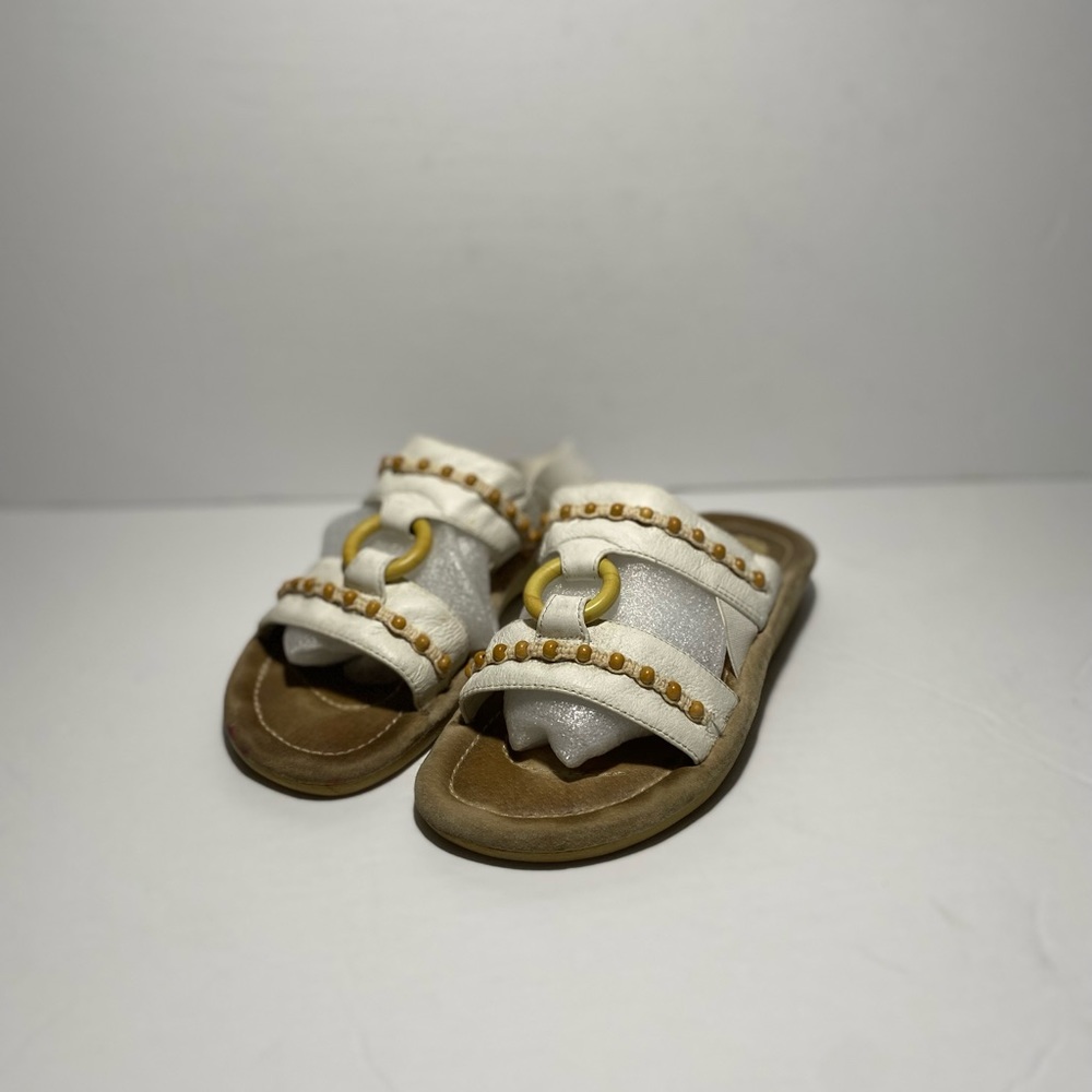 Shoes - Picture 2 of 6